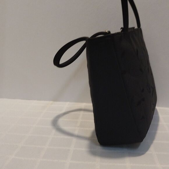 CONSIGNMENT! NWOT Amanda Smith Black Flower Patterned Cross Body Bag! - Picture 4 of 15